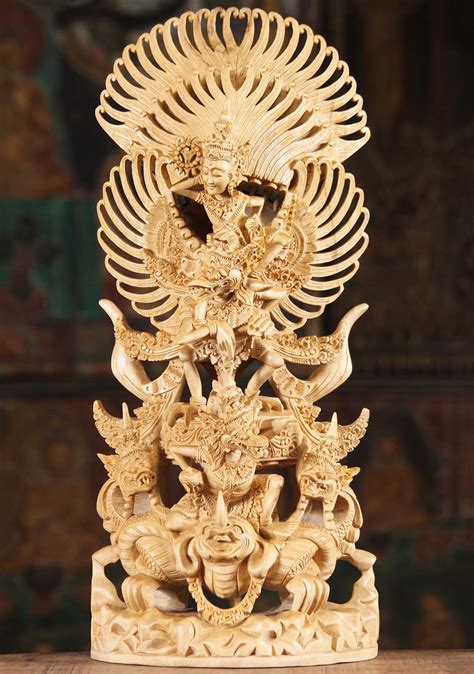 Garuda Scultura Di Pietra Con Una Sublime Serenità E Un Impatto Drammatico!